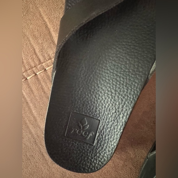 Reef Classic Black Sandals - Picture 4 of 4